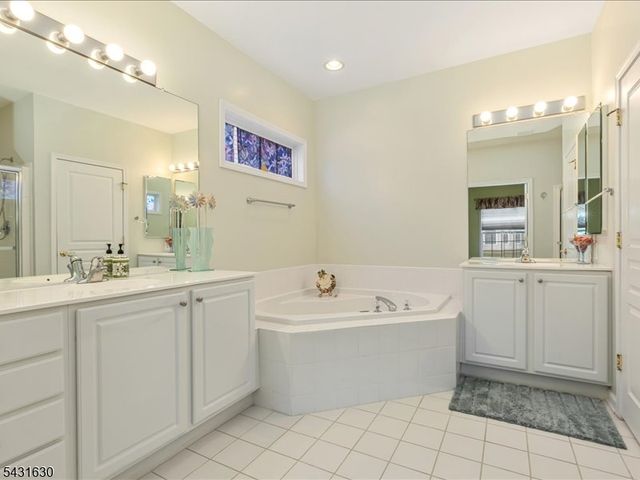 515 Crossfields Ln, Franklin Twp., NJ 08873