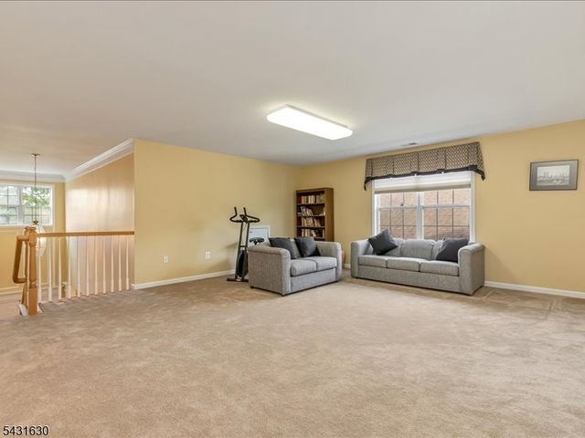 515 Crossfields Ln, Franklin Twp., NJ 08873