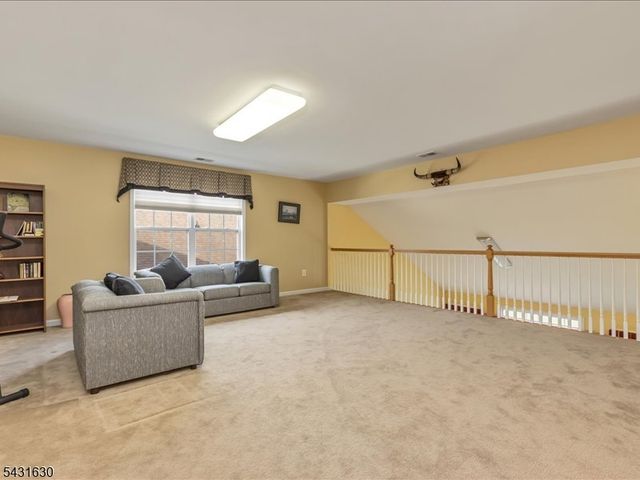 515 Crossfields Ln, Franklin Twp., NJ 08873