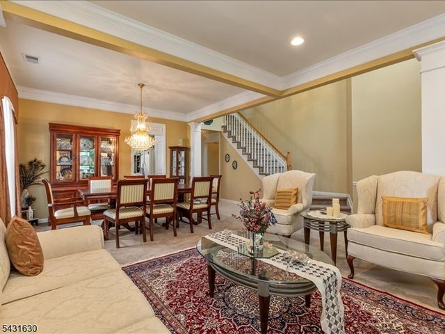 515 Crossfields Ln, Franklin Twp., NJ 08873