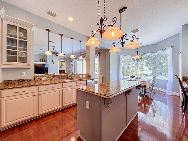 11352 OYSTER BAY CIR, New Port Richey, FL 34654