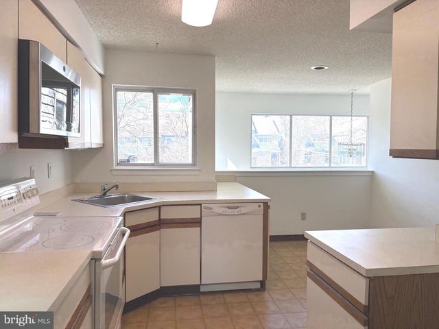 802 CHANTICLEER, Cherry Hill, NJ 08003