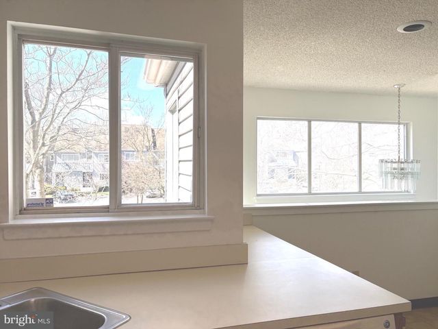 802 CHANTICLEER, Cherry Hill, NJ 08003