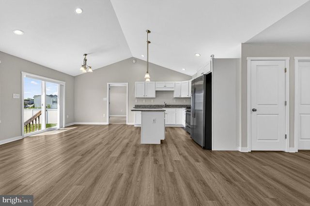210 LAHAYE DR, Martinsburg, WV 25405