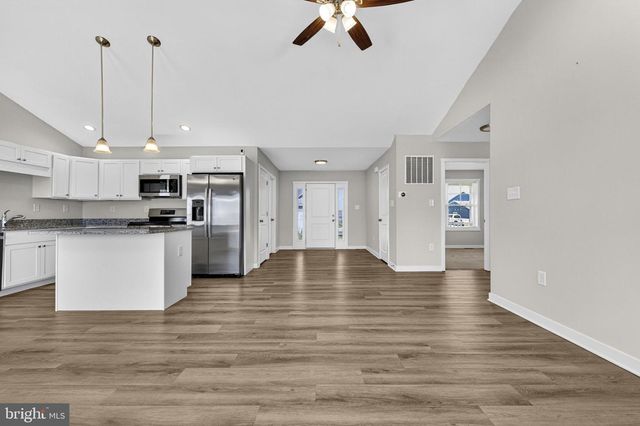 210 LAHAYE DR, Martinsburg, WV 25405