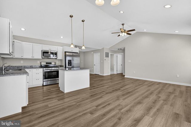210 LAHAYE DR, Martinsburg, WV 25405
