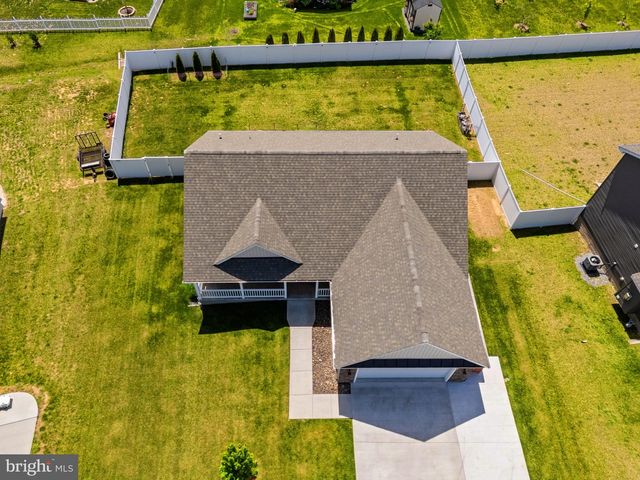 210 LAHAYE DR, Martinsburg, WV 25405