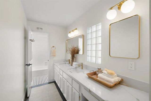 274 J Ave, Coronado, CA 92118