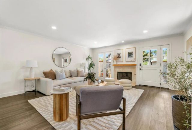 274 J Ave, Coronado, CA 92118