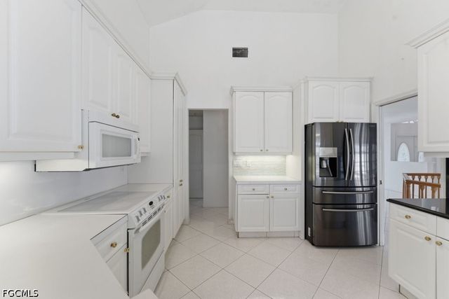 837 SW 2nd AVE, Cape Coral, FL 33991