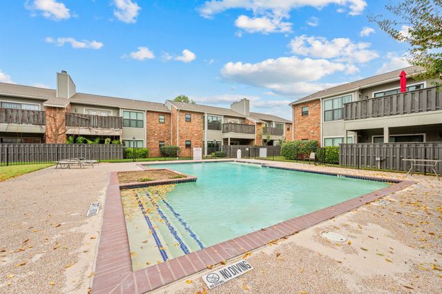 2728 Copper Creek Drive 208, Arlington, TX 76006