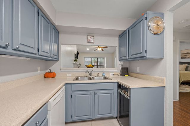 2728 Copper Creek Drive 208, Arlington, TX 76006