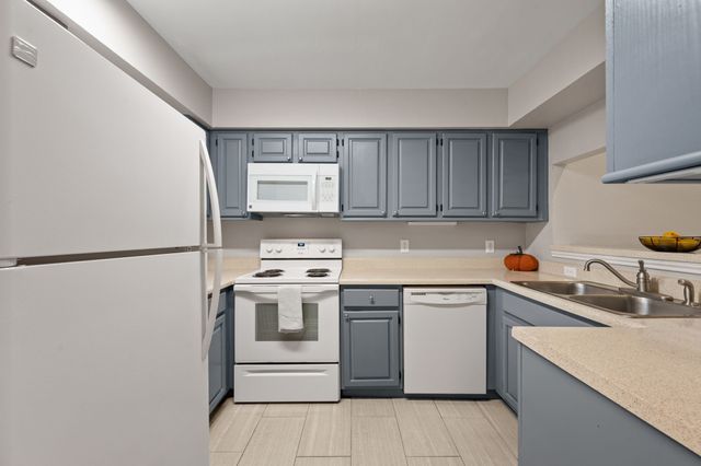 2728 Copper Creek Drive 208, Arlington, TX 76006