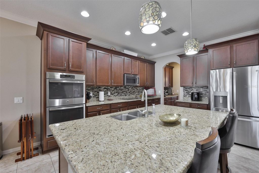 Image 11 of property listing at 11406 ESTUARY PRESERVE DRIVE, Riverview, FL 33569