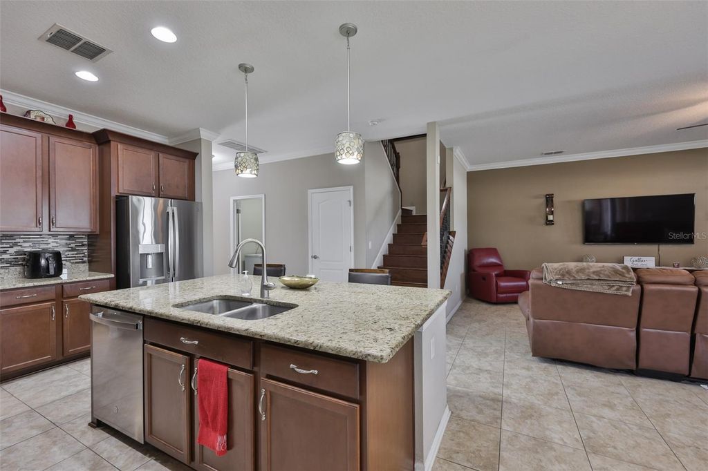 Image 15 of property listing at 11406 ESTUARY PRESERVE DRIVE, Riverview, FL 33569