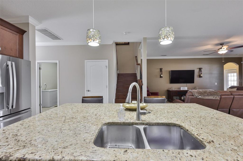 Image 16 of property listing at 11406 ESTUARY PRESERVE DRIVE, Riverview, FL 33569