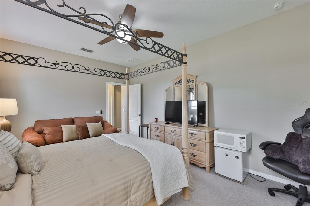 Image 23 of property listing at 11406 ESTUARY PRESERVE DRIVE, Riverview, FL 33569