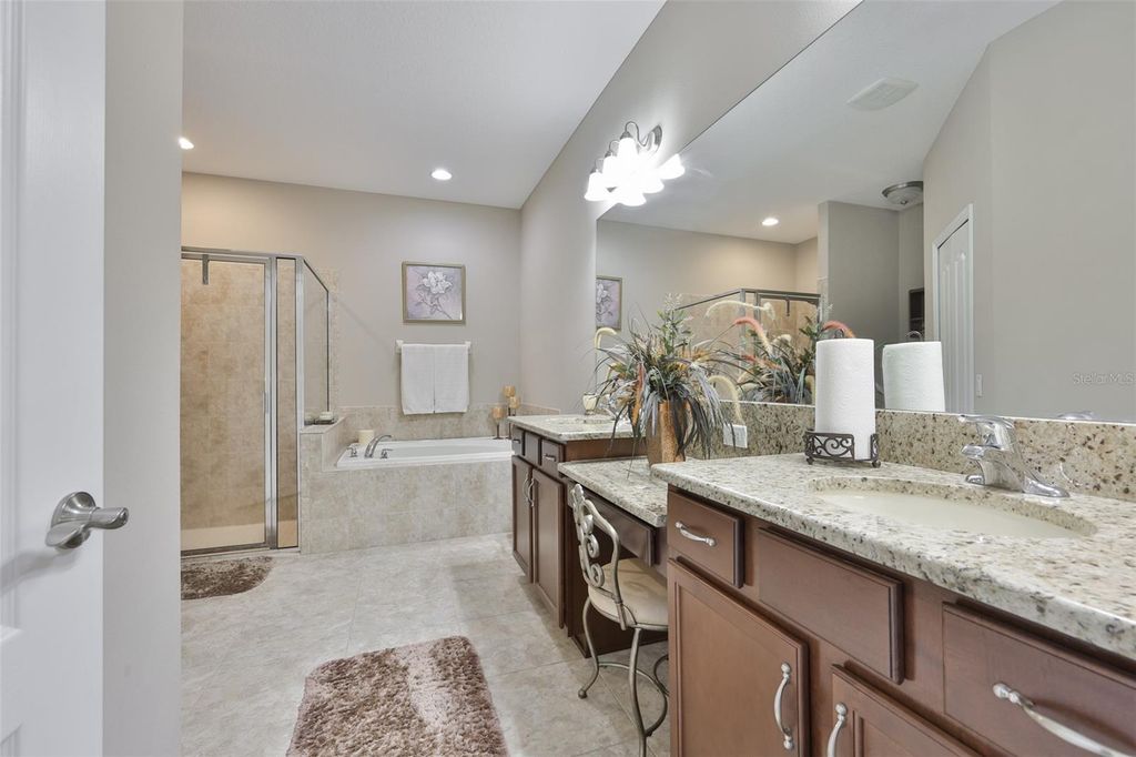 Image 24 of property listing at 11406 ESTUARY PRESERVE DRIVE, Riverview, FL 33569