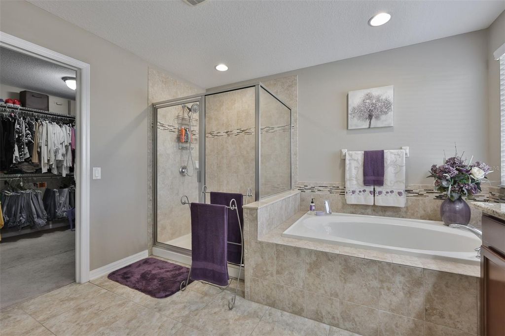 Image 37 of property listing at 11406 ESTUARY PRESERVE DRIVE, Riverview, FL 33569