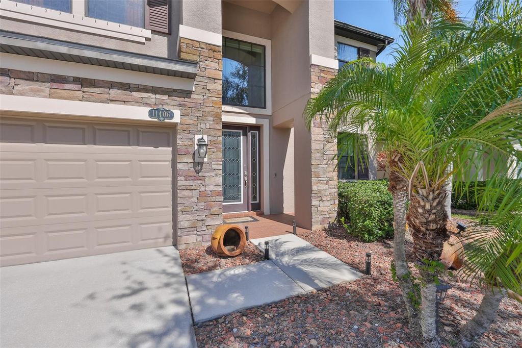 Image 5 of property listing at 11406 ESTUARY PRESERVE DRIVE, Riverview, FL 33569