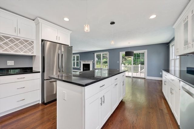 11 Jutila Farm Path, Hanover, MA 02339