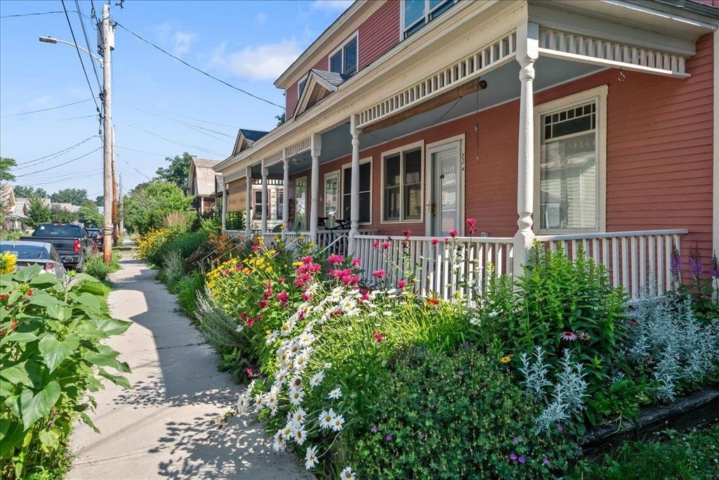 72 Lakeview Terrace Unit D, Burlington, VT 05401