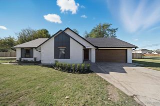 4108 S 200 East Avenue, Broken Arrow, OK 74014