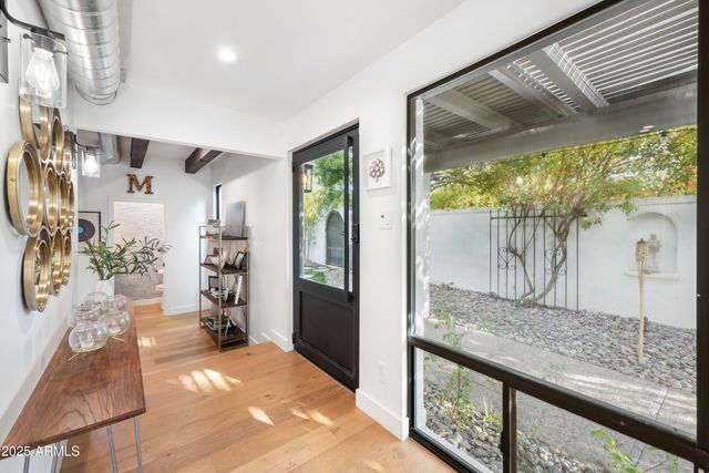 8001 N 3RD Place, Phoenix, AZ 85020