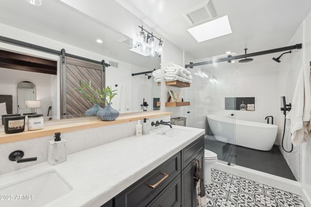 8001 N 3RD Place, Phoenix, AZ 85020