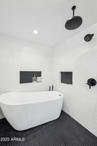 8001 N 3RD Place, Phoenix, AZ 85020