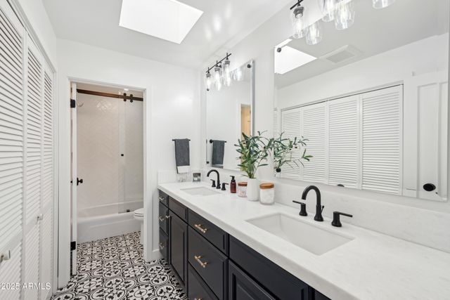 8001 N 3RD Place, Phoenix, AZ 85020