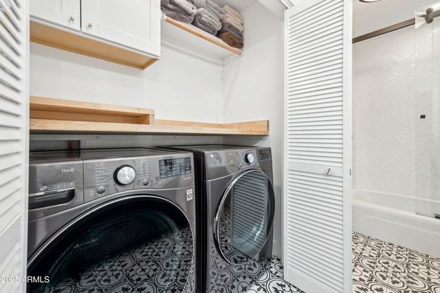 8001 N 3RD Place, Phoenix, AZ 85020