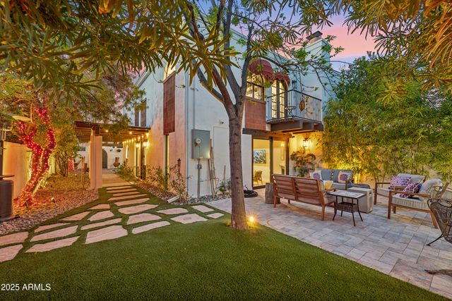 8001 N 3RD Place, Phoenix, AZ 85020