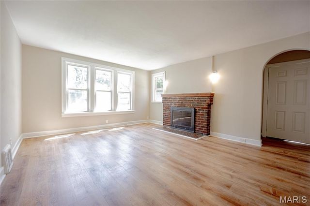 403 W Van Buren Street, Belleville, IL 62220