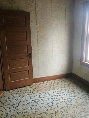 49 Sparks, Lowell, MA 01852