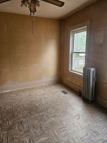 49 Sparks, Lowell, MA 01852