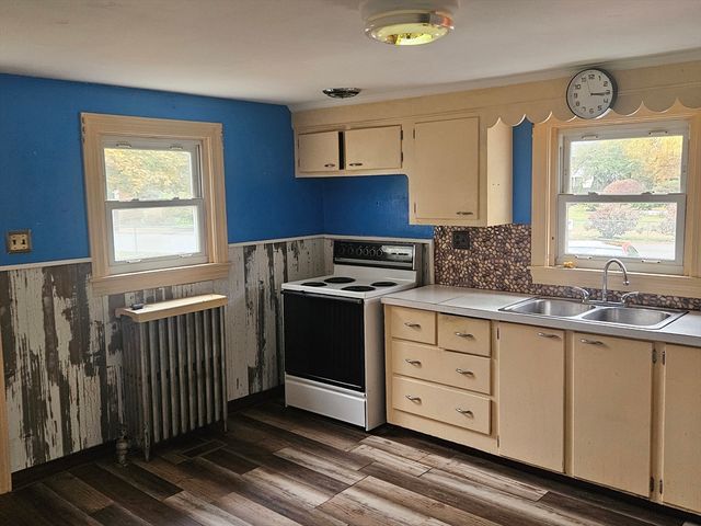 49 Sparks, Lowell, MA 01852