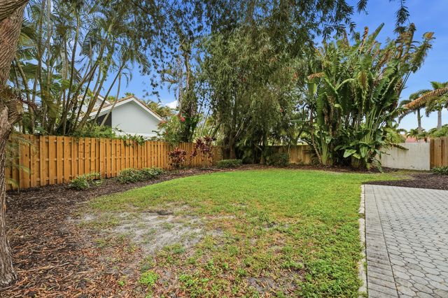 8321 Bob-o-link Drive, West Palm Beach, FL 33412
