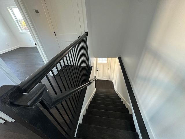 8 Thompson Rd, Webster, MA 01570