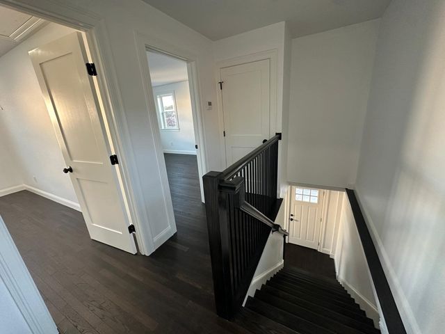 8 Thompson Rd, Webster, MA 01570