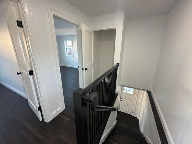 8 Thompson Rd, Webster, MA 01570