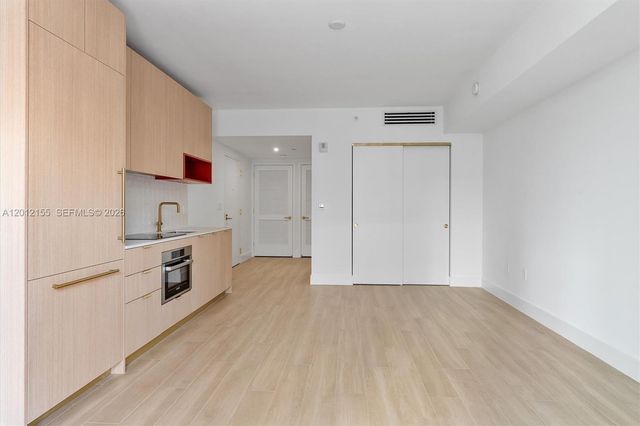 90 NE 32 St 413, Miami, FL 33127