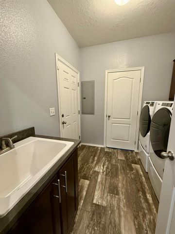 9881 Scenic Valley Rd, Valley Springs, CA 95252