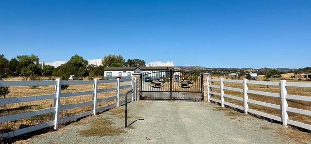 9881 Scenic Valley Rd, Valley Springs, CA 95252