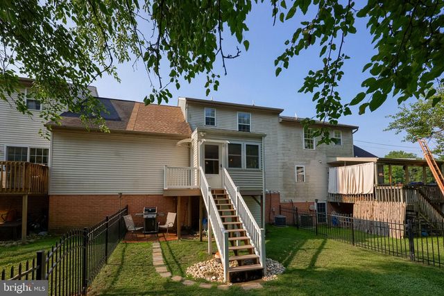 11 SUE CIRCLE, Lebanon, PA 17042