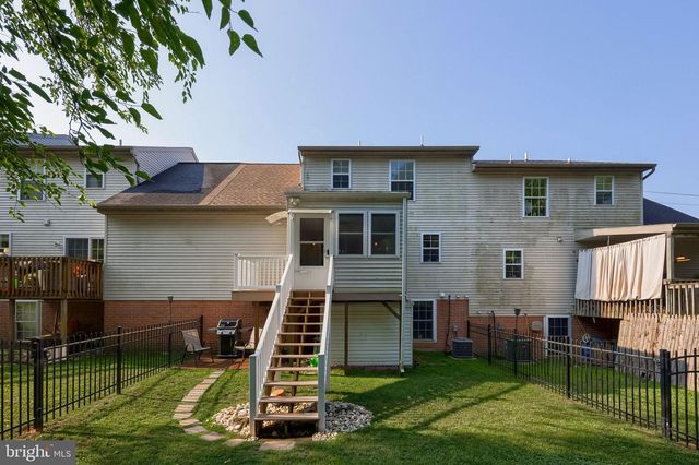 11 SUE CIRCLE, Lebanon, PA 17042