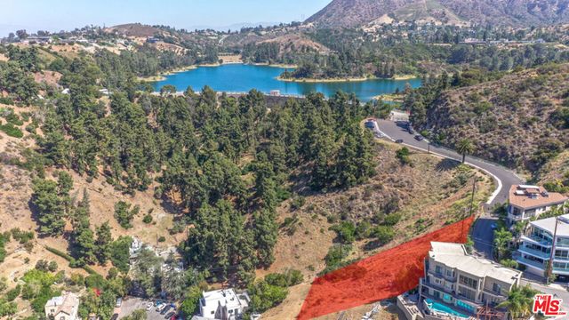 6448 Weidlake Drive, Los Angeles, CA 90068