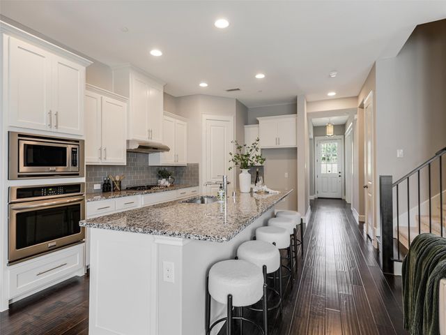 1020 Gardenia Street, Carrollton, TX 75007