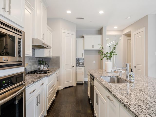 1020 Gardenia Street, Carrollton, TX 75007