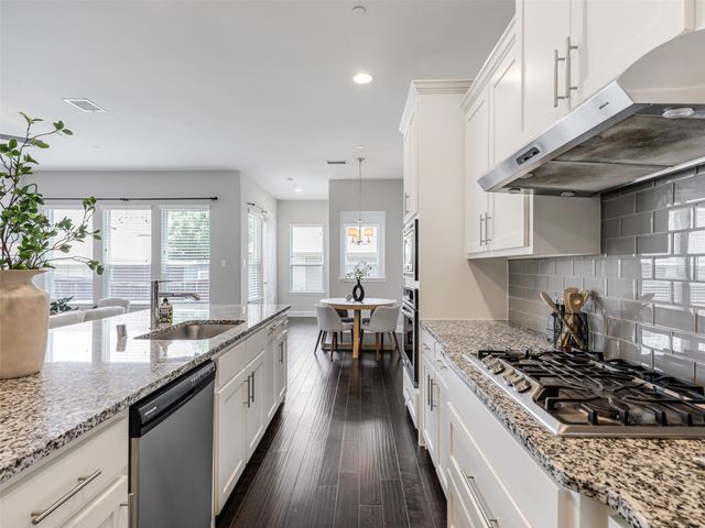1020 Gardenia Street, Carrollton, TX 75007